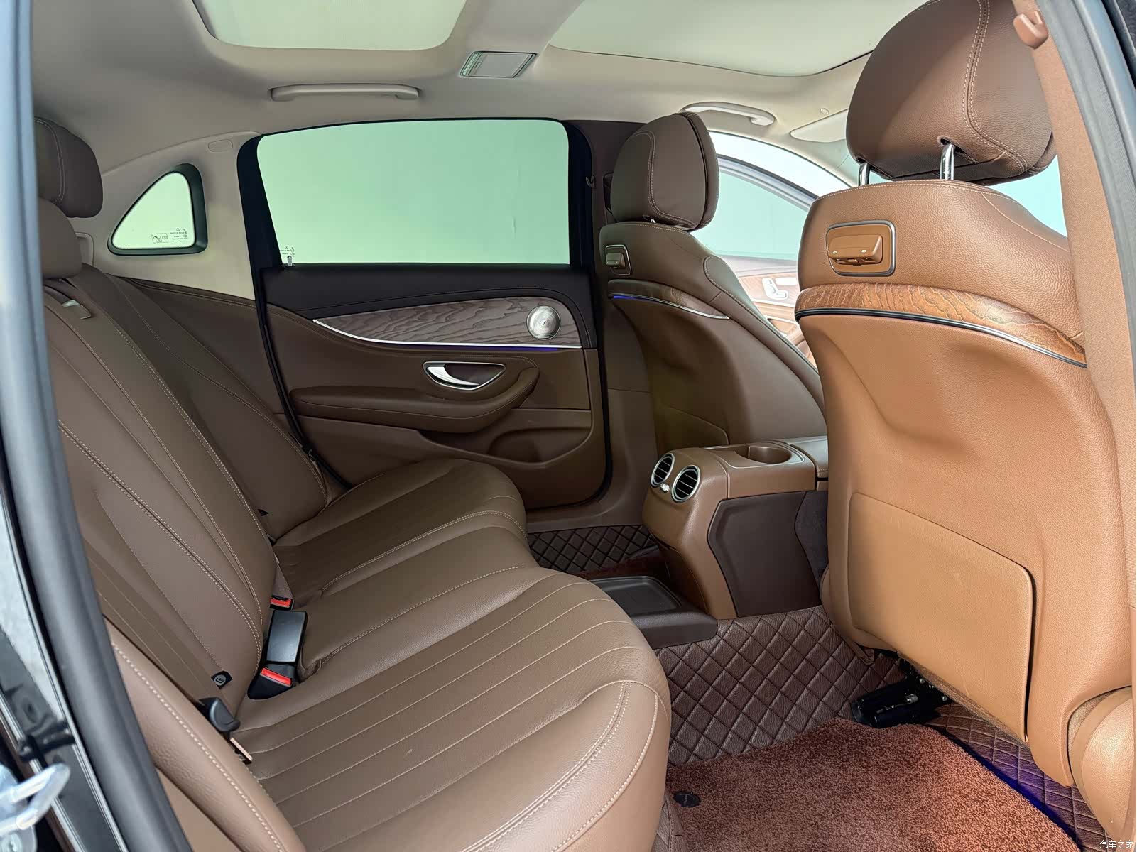 Mercedes-Benz E-Class, 2020 10