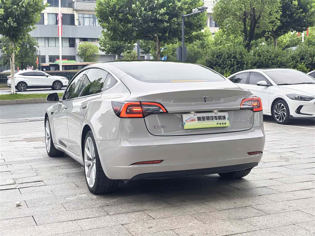 Tesla Model 3, 2020 9
