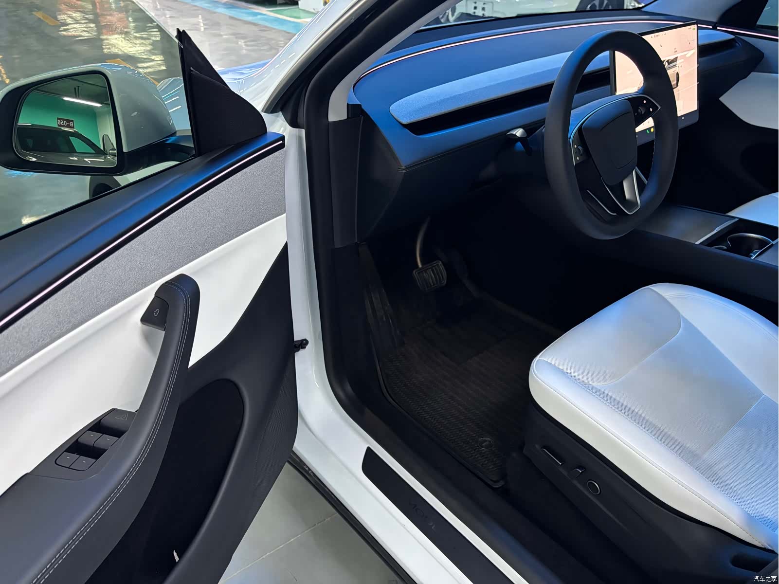 Tesla Model Y, 2025 4