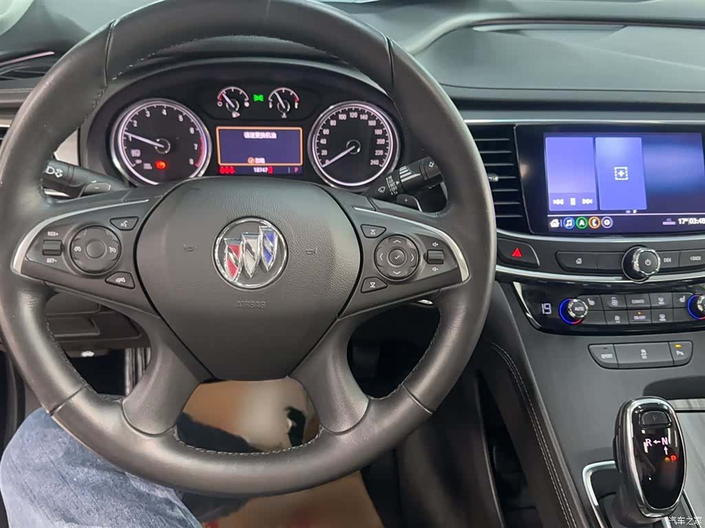 Buick LaCrosse, 2022 3