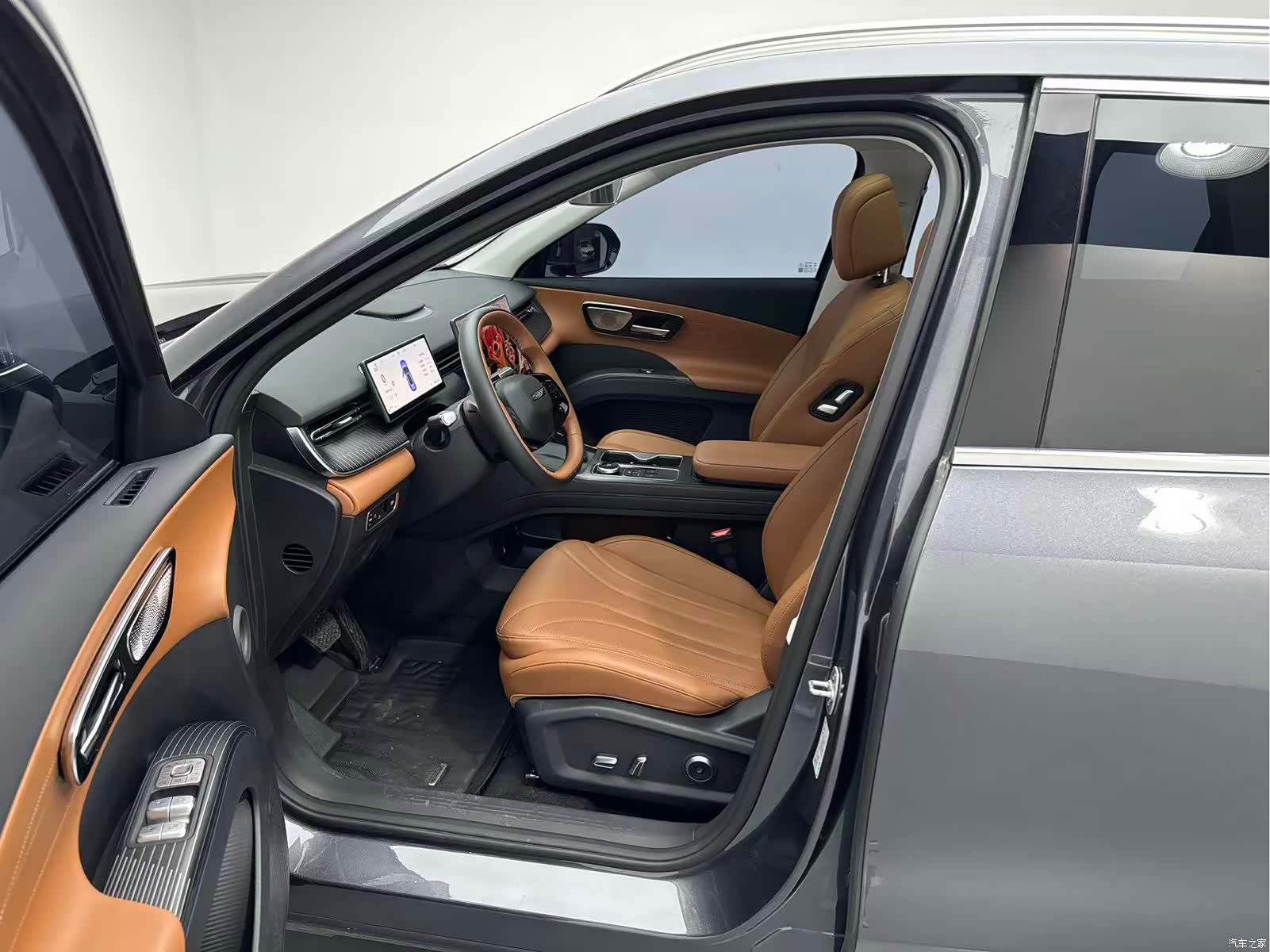 Chery Tiggo 8, 2025 все фото