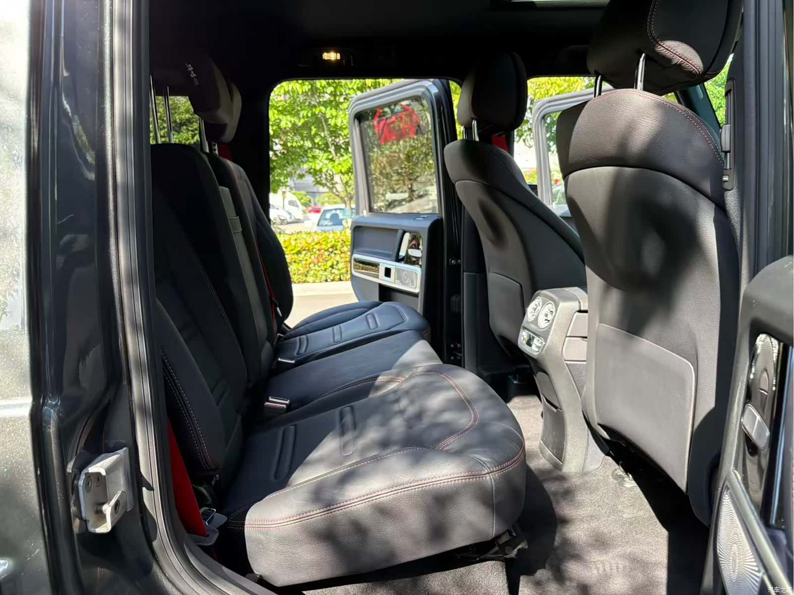 Mercedes-Benz G-Class, 2024 16