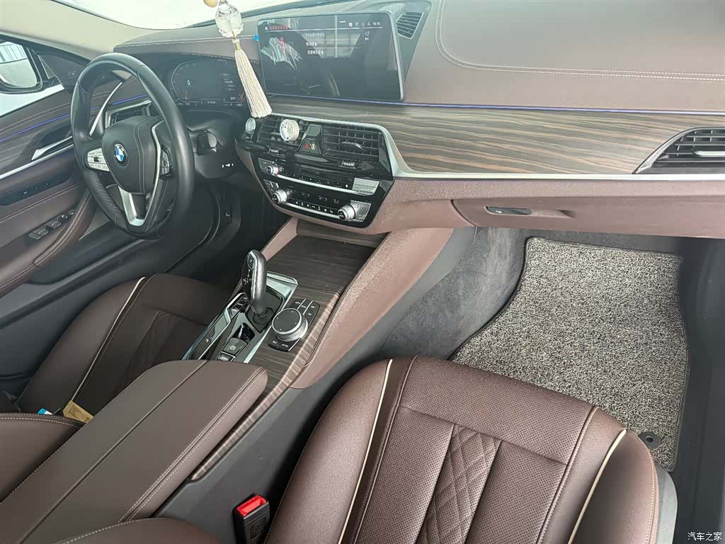 BMW 5 Series, 2021 26