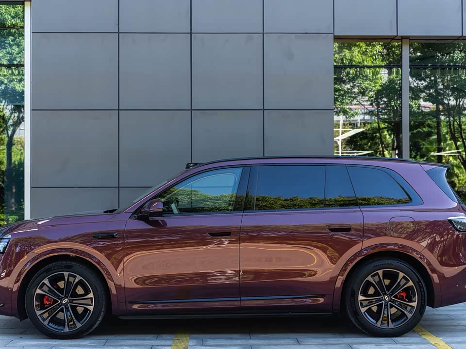 AITO Ask the world M8