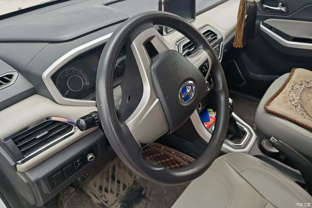 BAIC M70, 2017 15