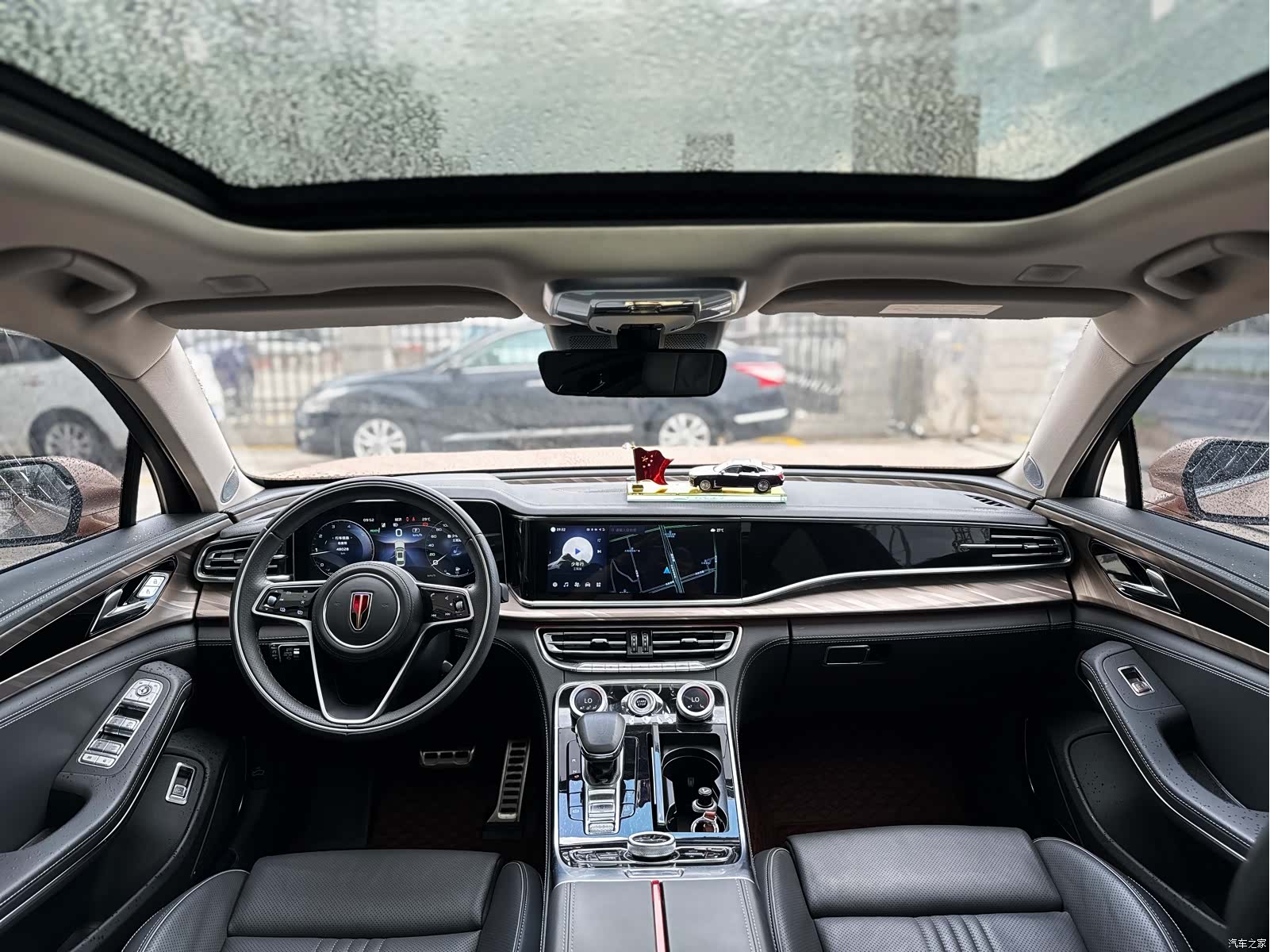 Hongqi H9, 2022 13