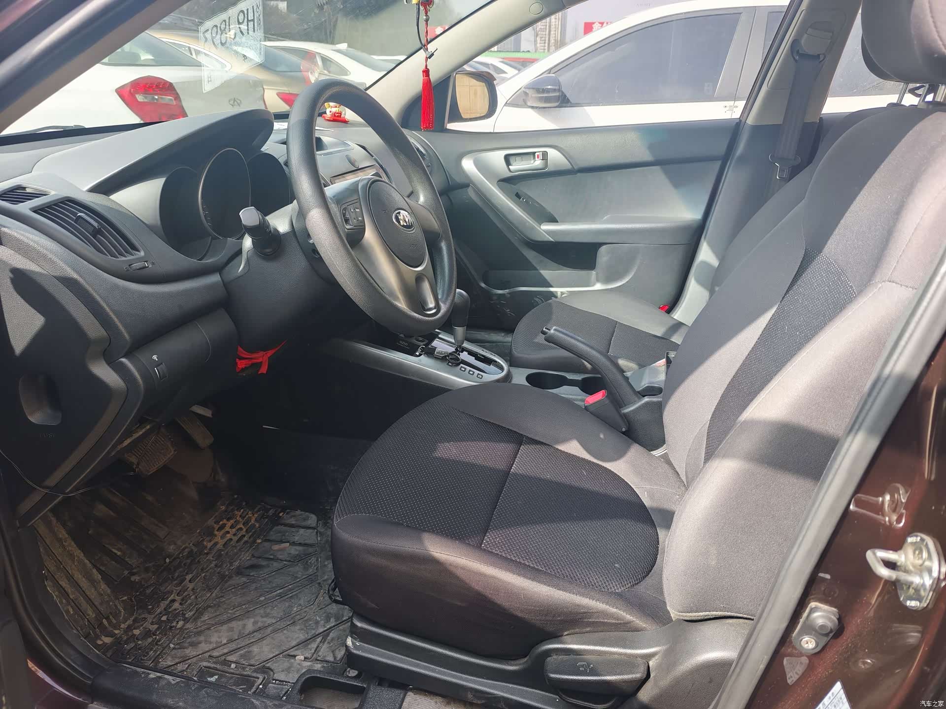 Kia GLS, 2013 10