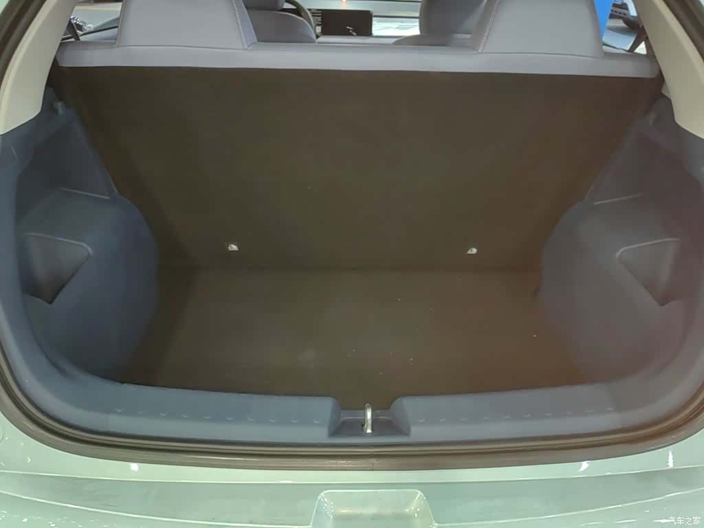 Geely E, 2023 19