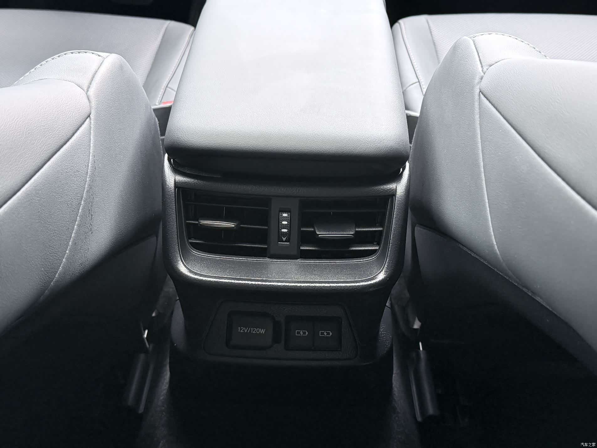 Lexus ES, 2023 16