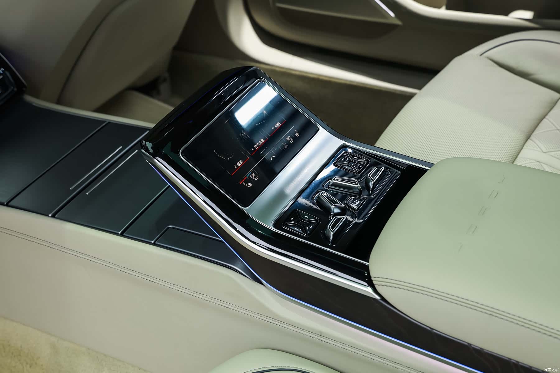 Audi A8L, 2023 21