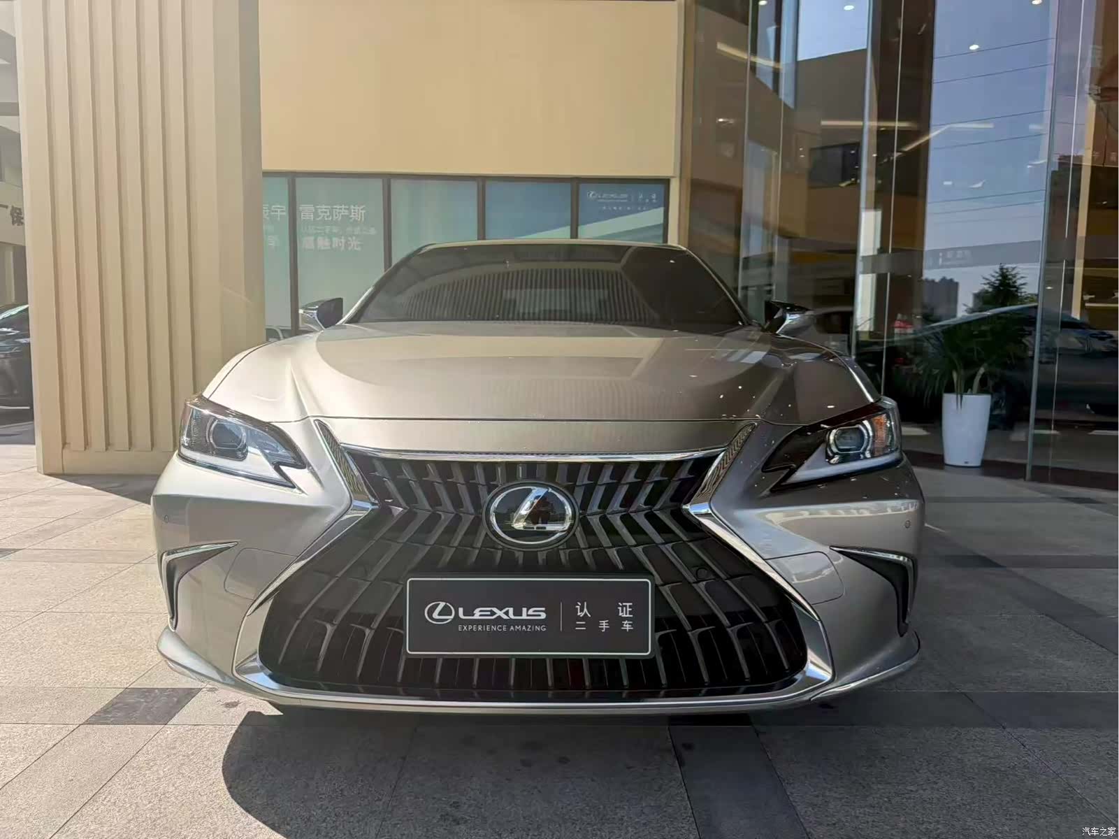 Lexus ES, 2022 2