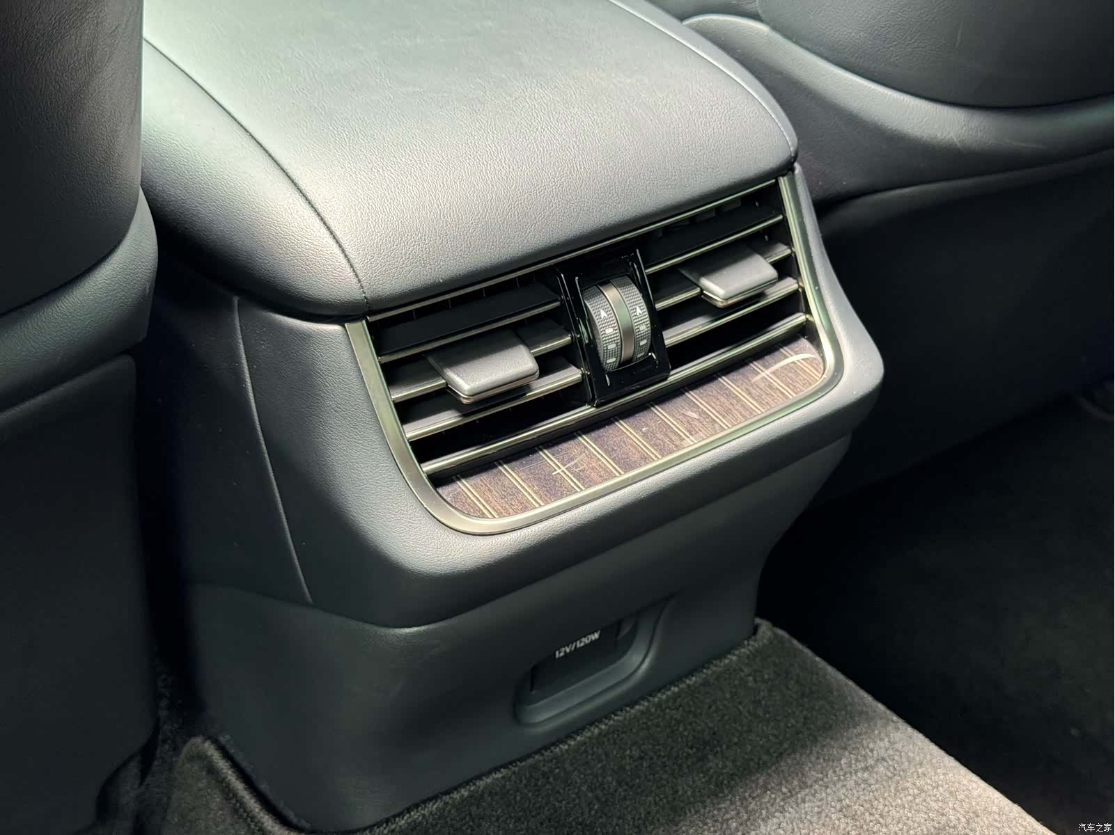 Lexus LS, 2019 15