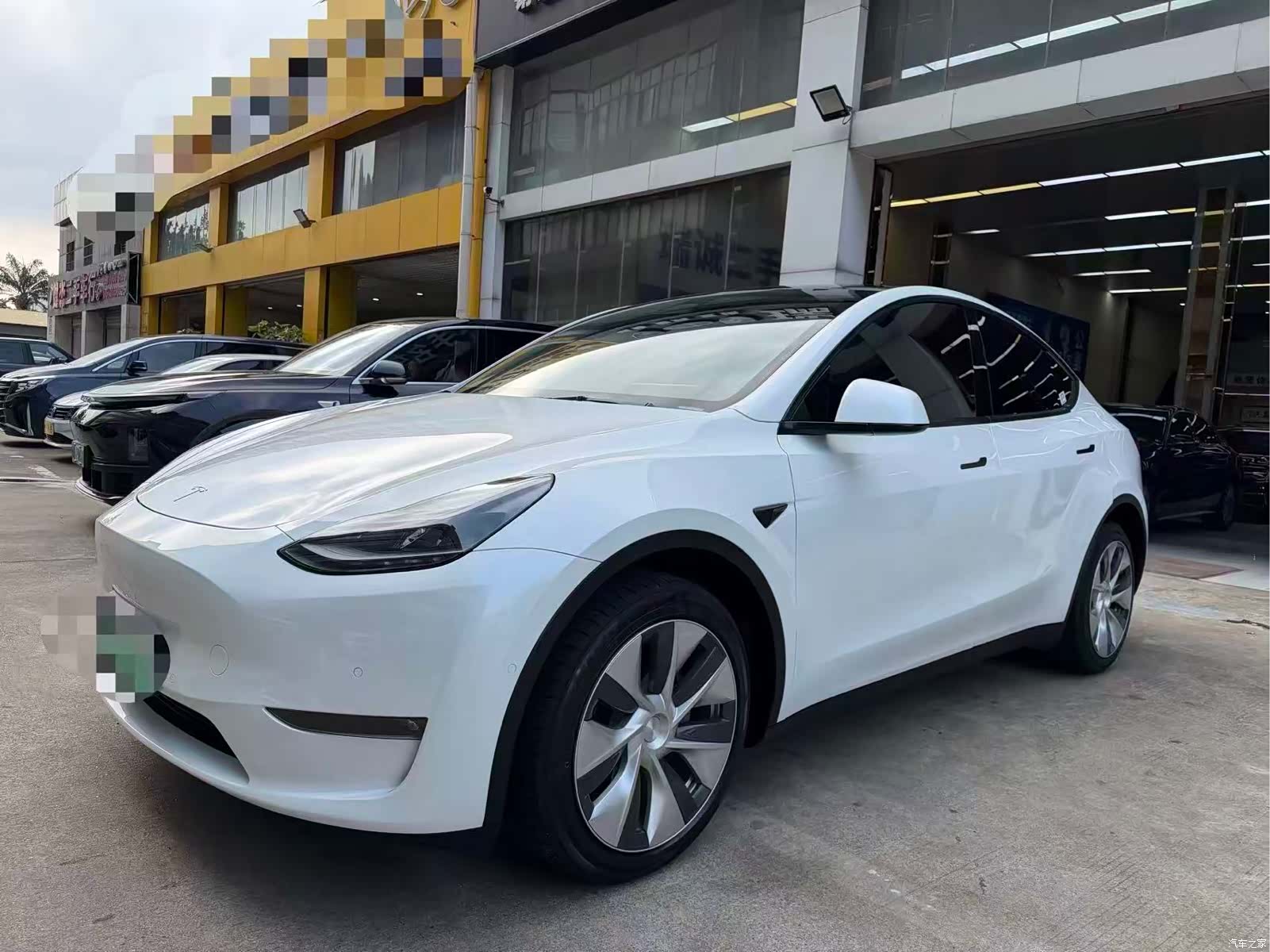 Tesla Model Y, 2021 1