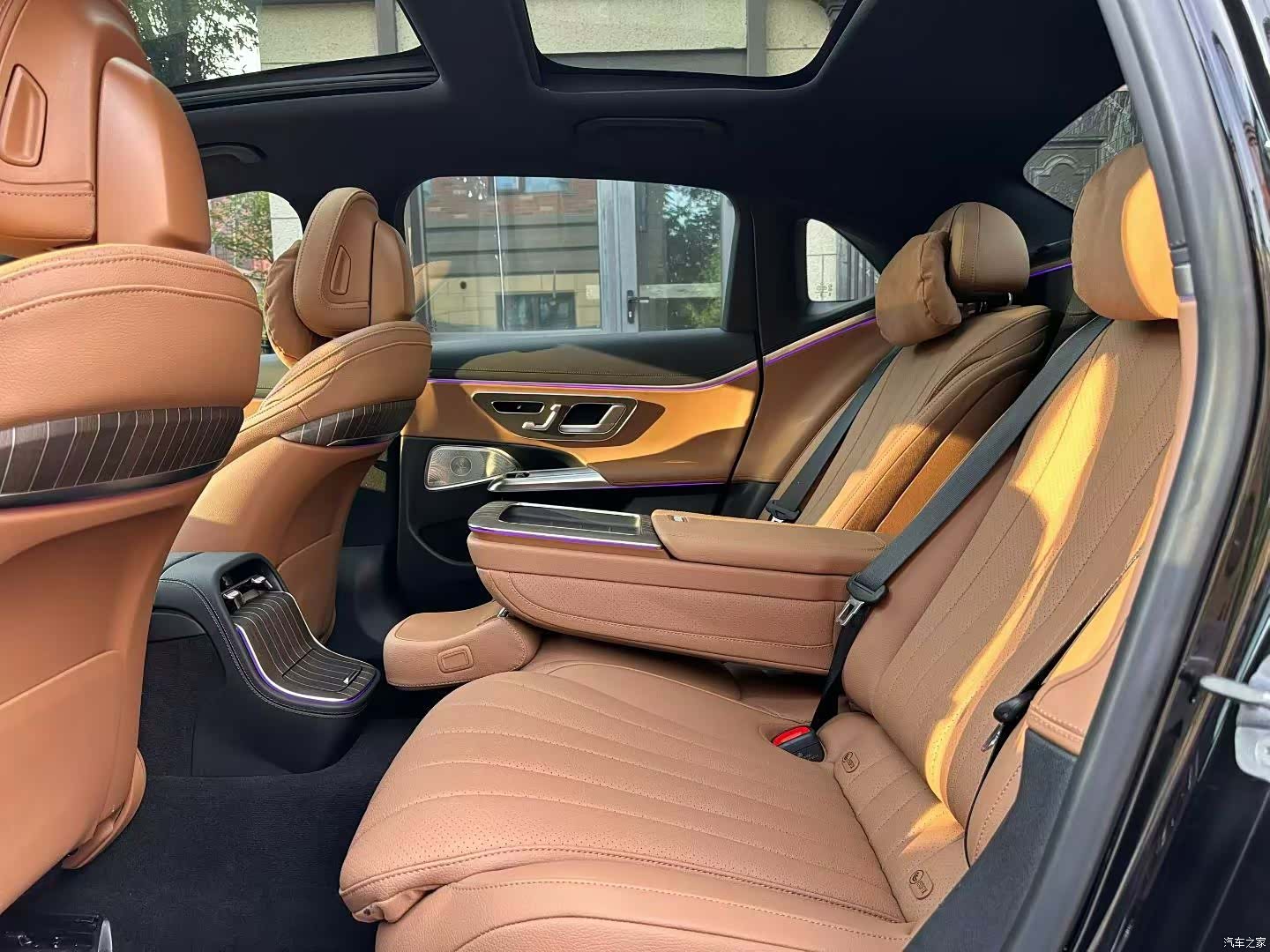 Mercedes-Benz E-Class, 2024 9