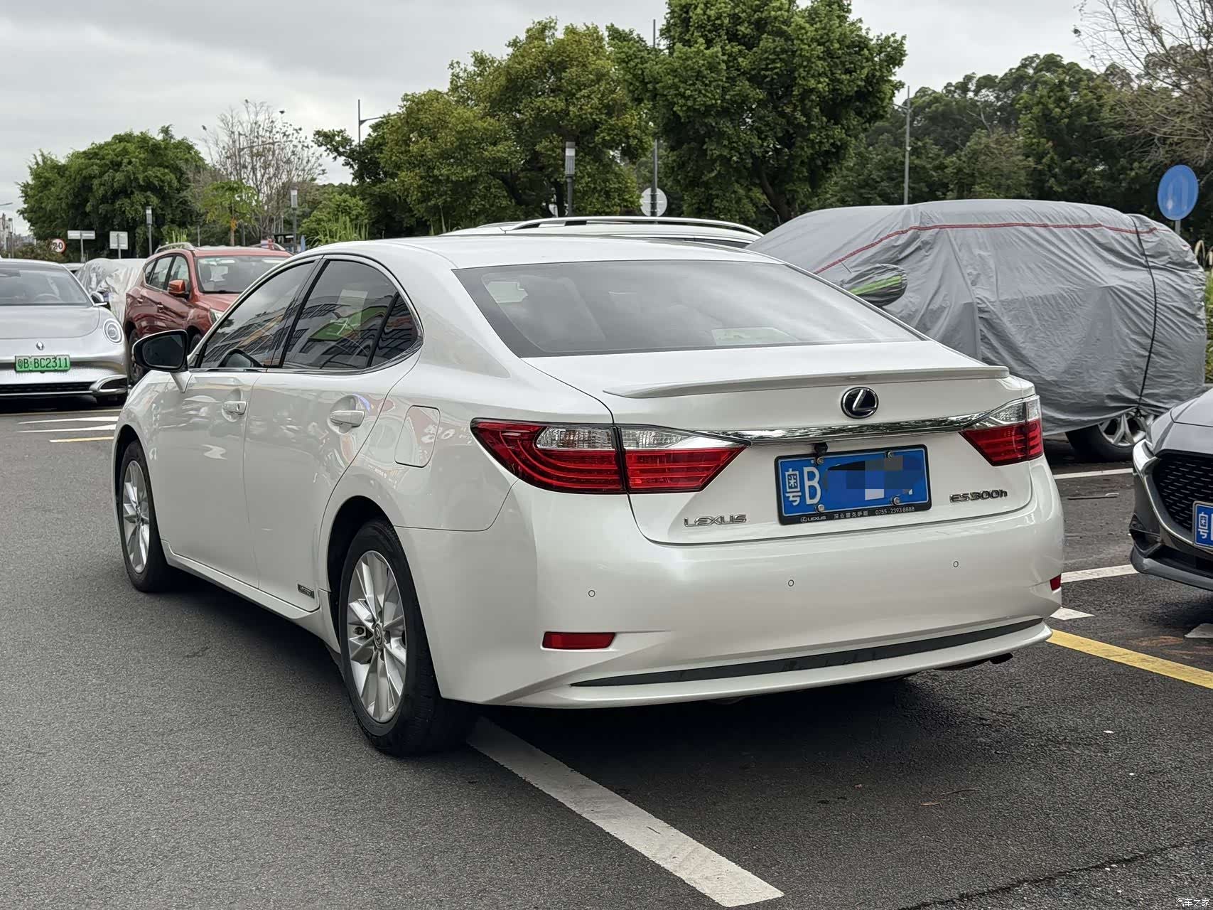 Lexus ES, 2014 4