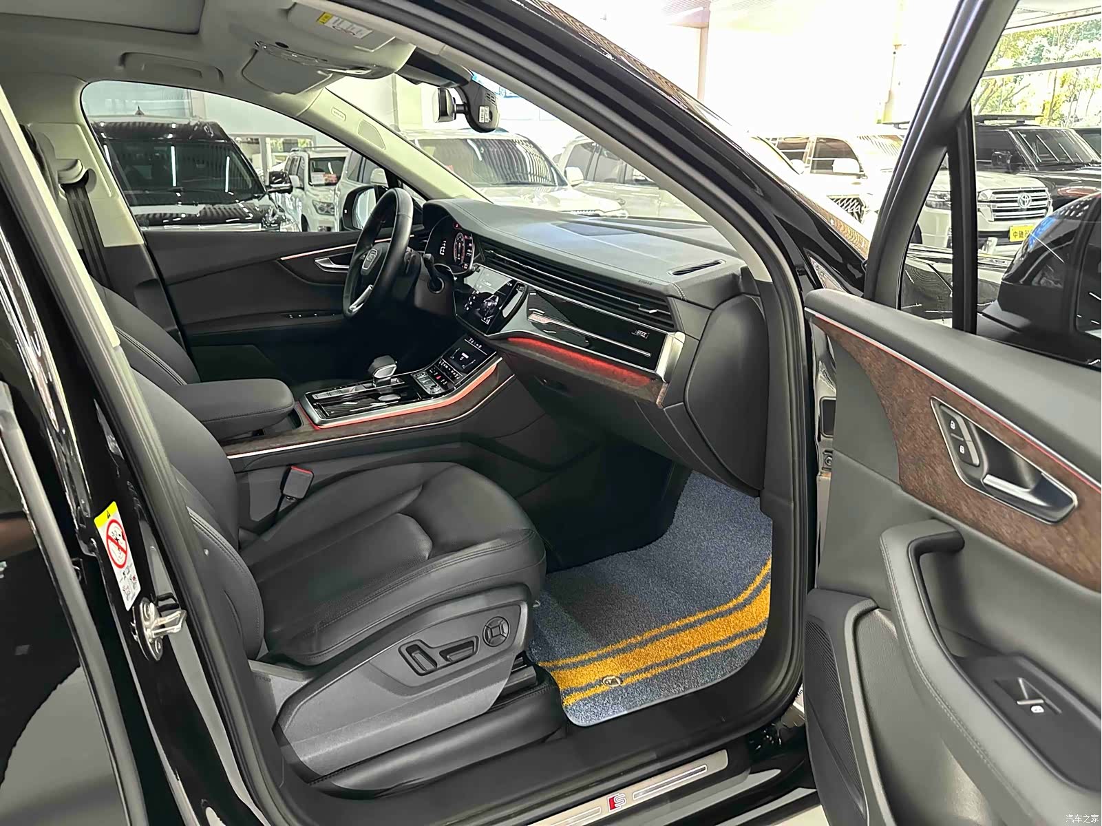 Audi Q7, 2023 11