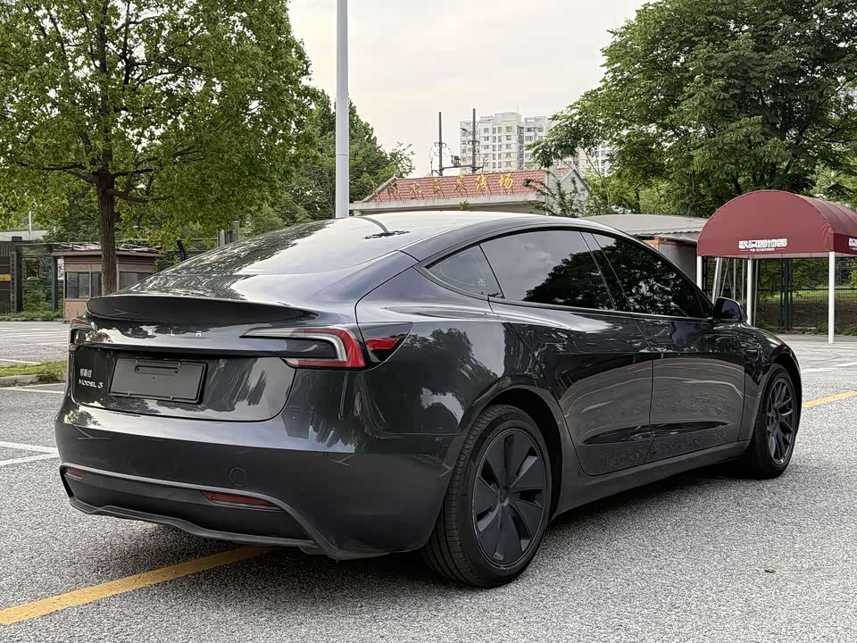 Tesla Model 3 Tesla Model 3