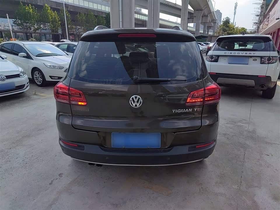 Volkswagen Tiguan Volkswagen Tiguan