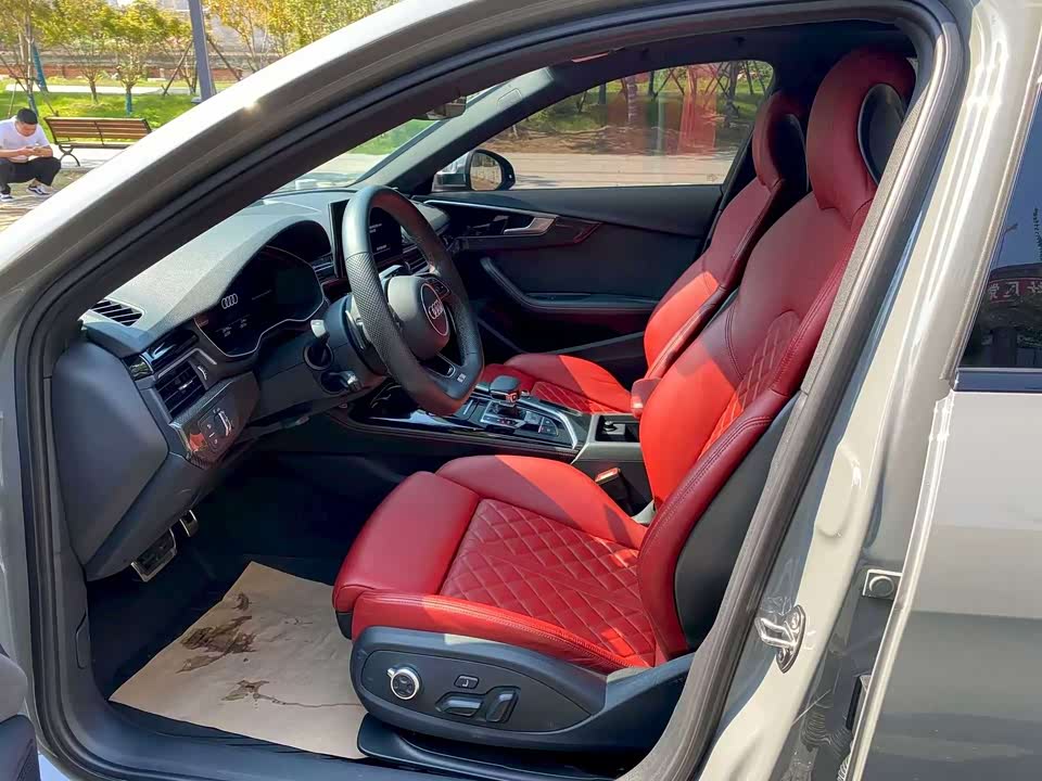 Audi S4 Audi S4