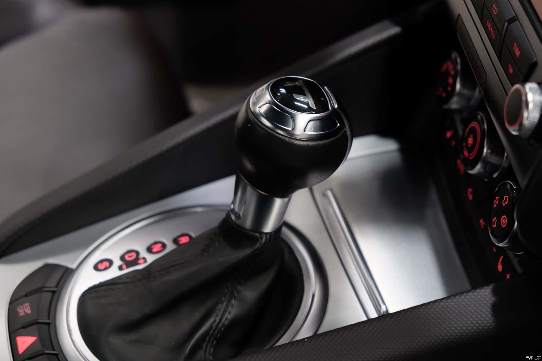Audi TT, 2010 16
