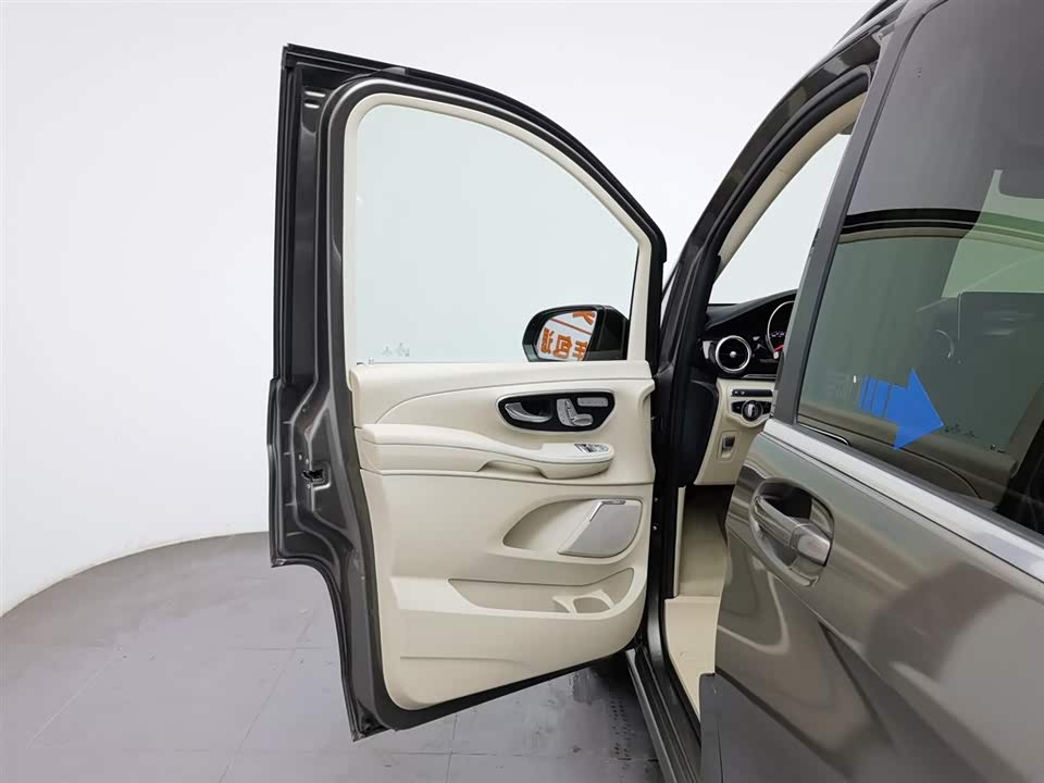 Mercedes-Benz V-class