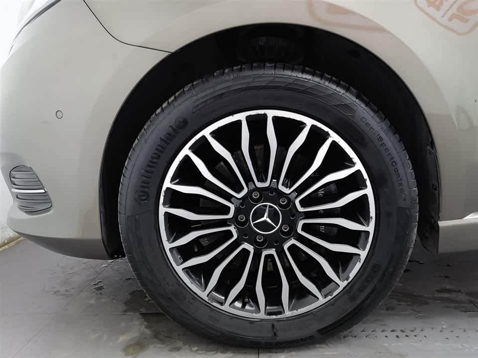 Mercedes-Benz V-class