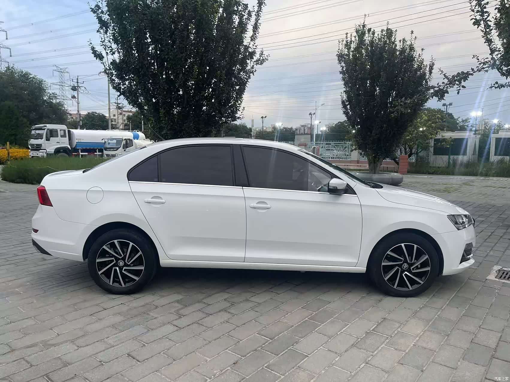 Skoda Rapid, 2020 6