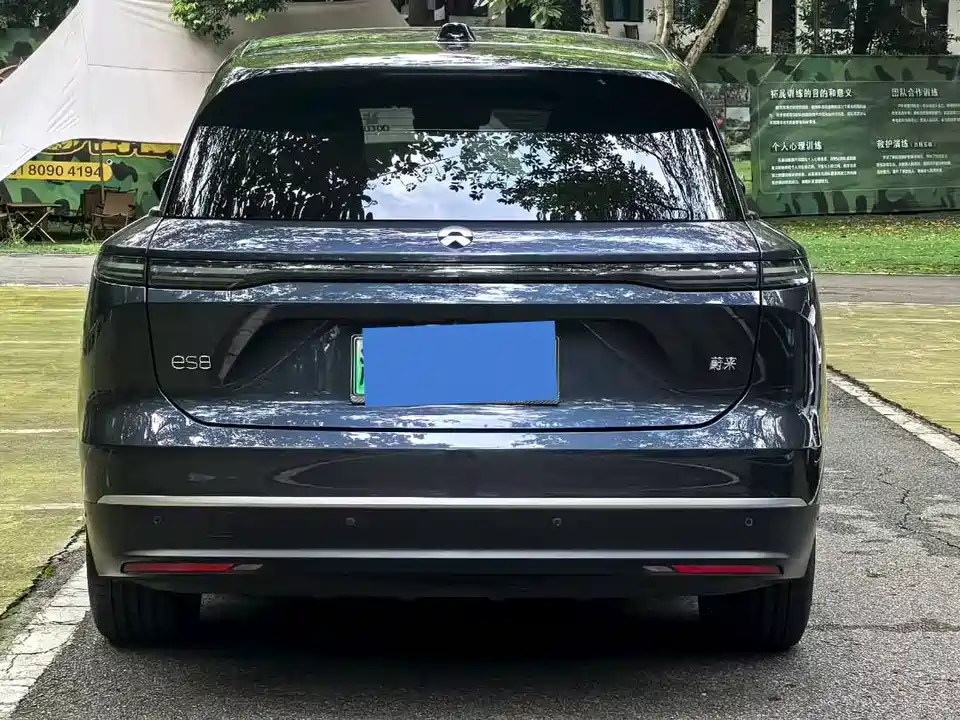 NIO ES8