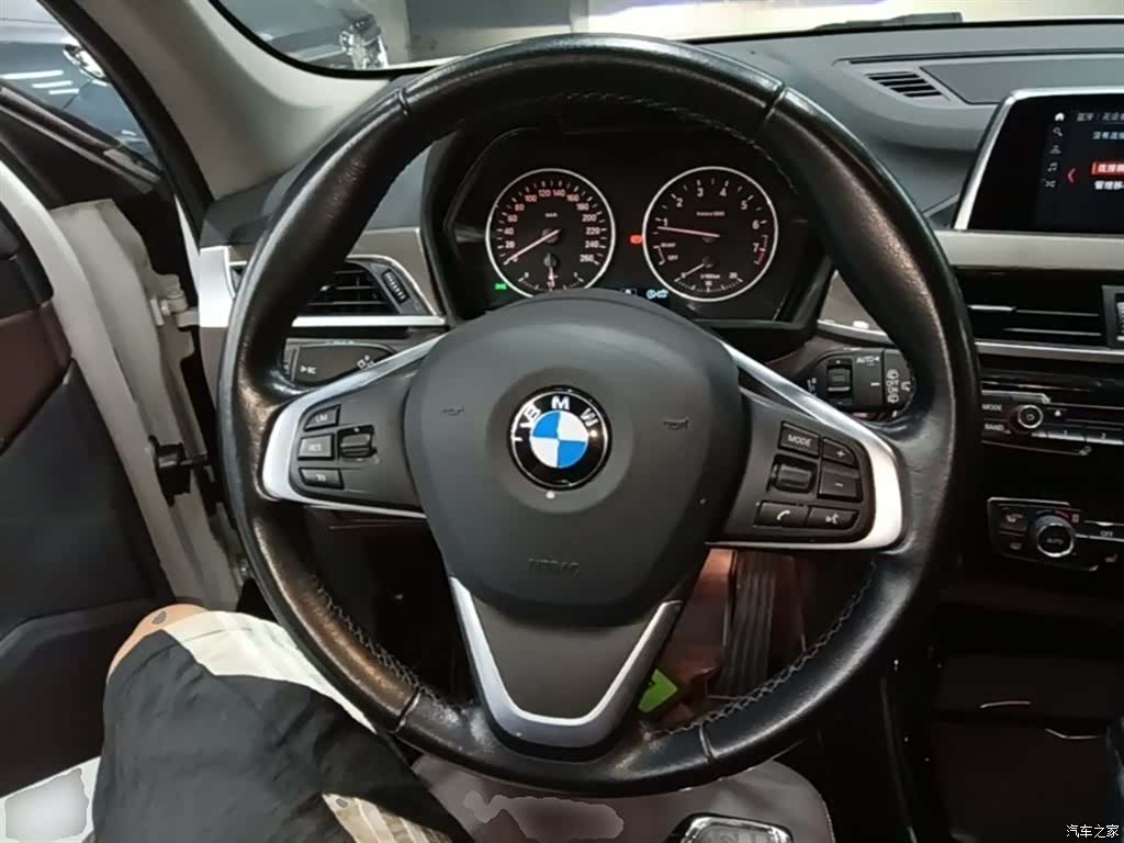 BMW X1, 2018 11