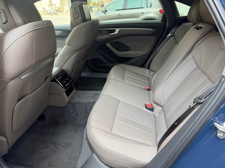 Audi A6L 2026, фото 6