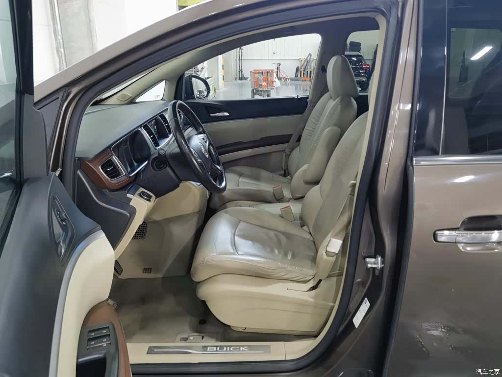 Buick GL8, 2018 10