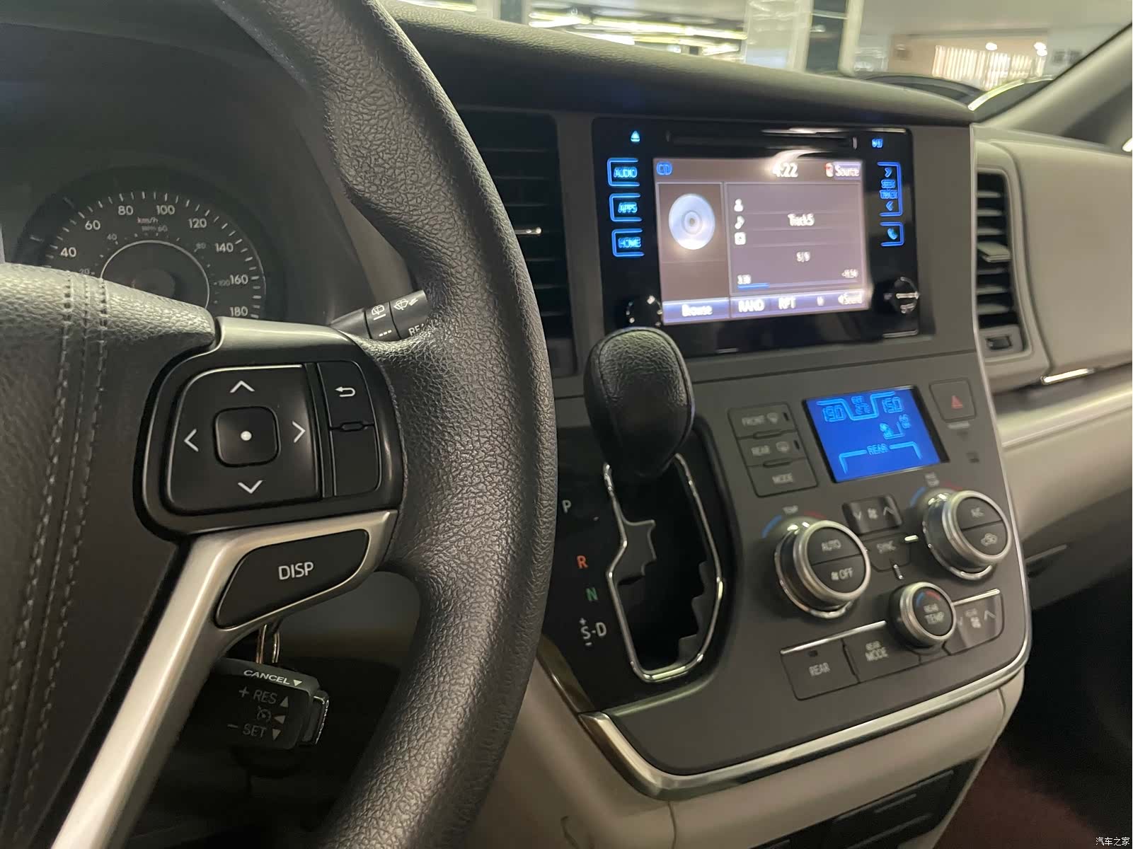 Toyota Sienna, 2016 17