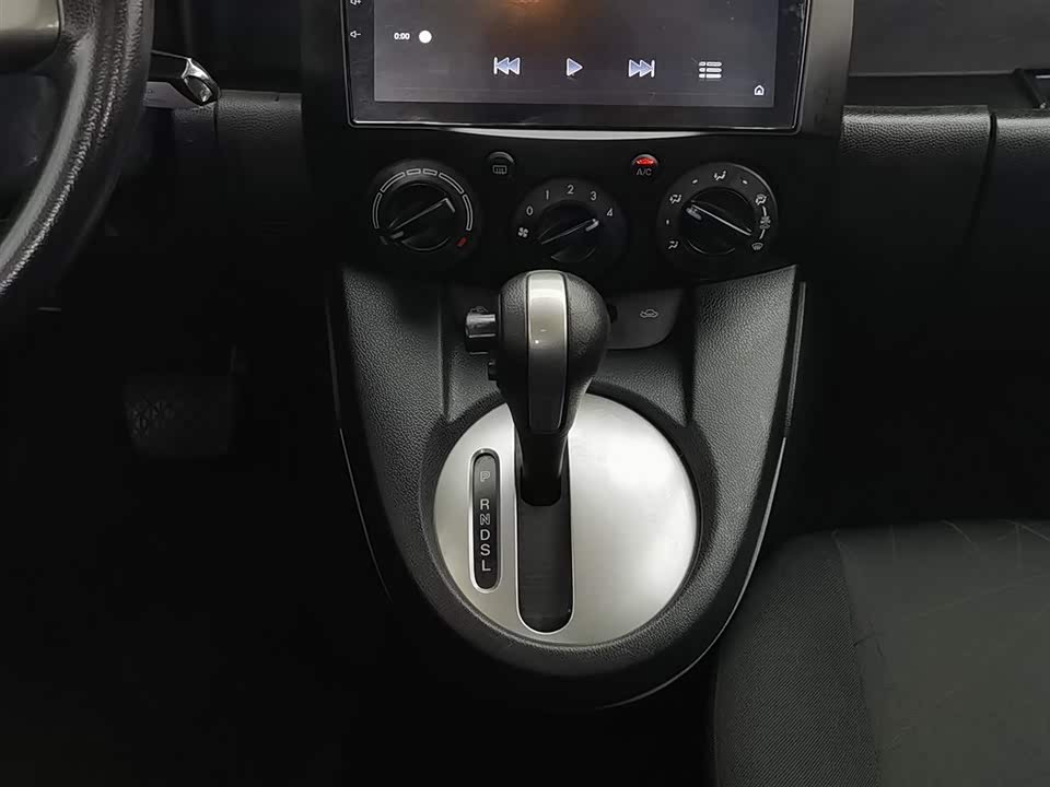 Mazda 2 Mazda 2