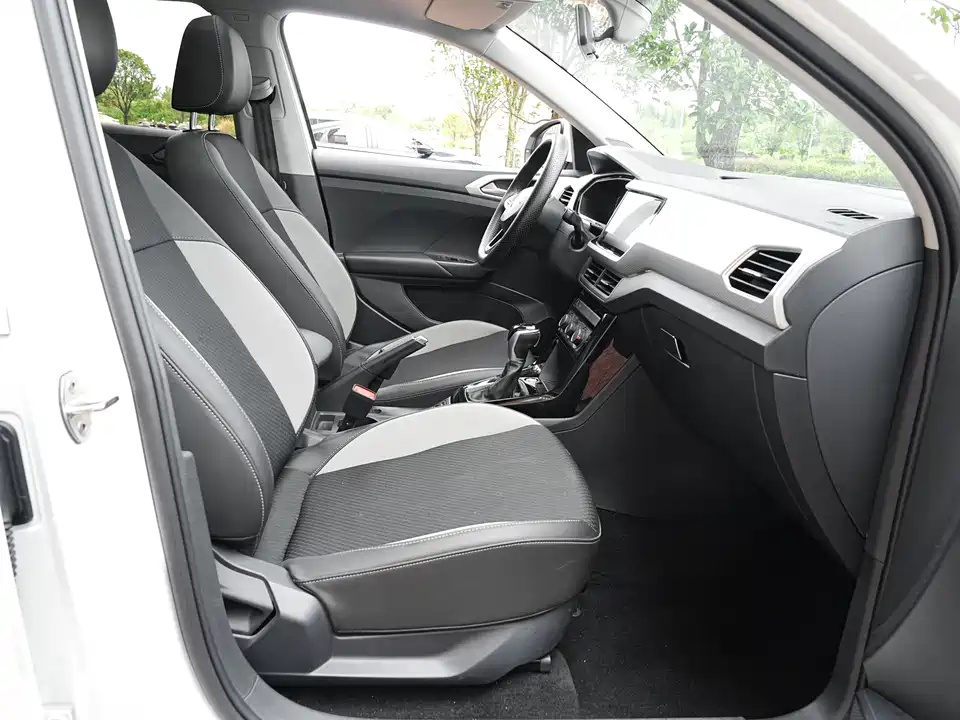 Volkswagen Exploring the shadow