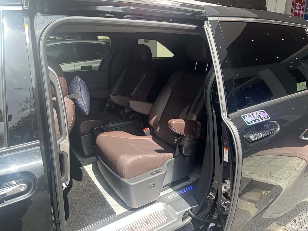 Toyota Granvia, 2024 6