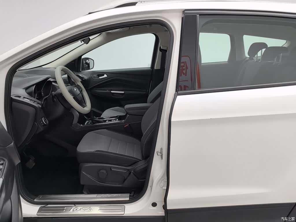 Ford Kuga, 2017 10