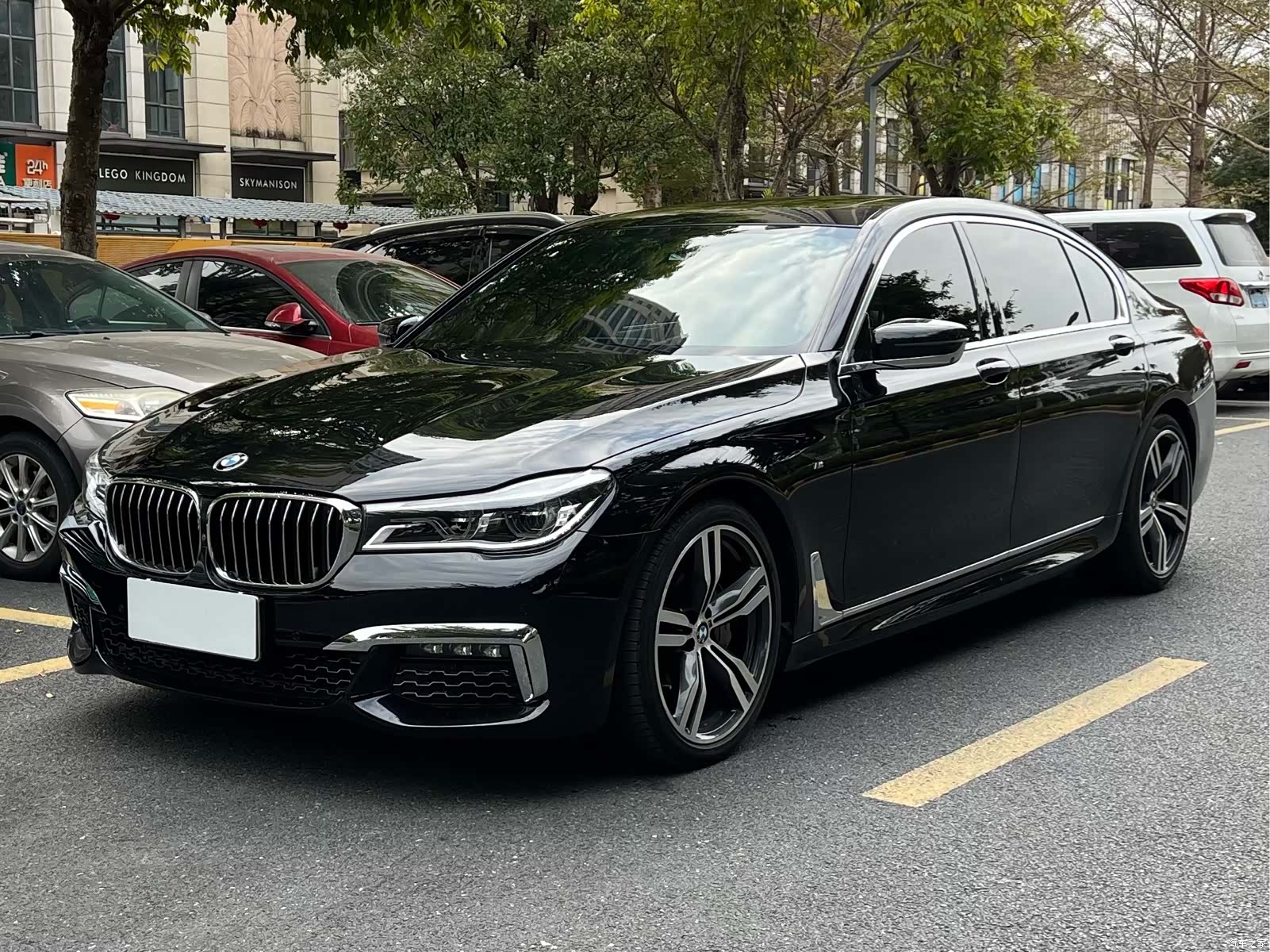 BMW 7 Series, 2018 1