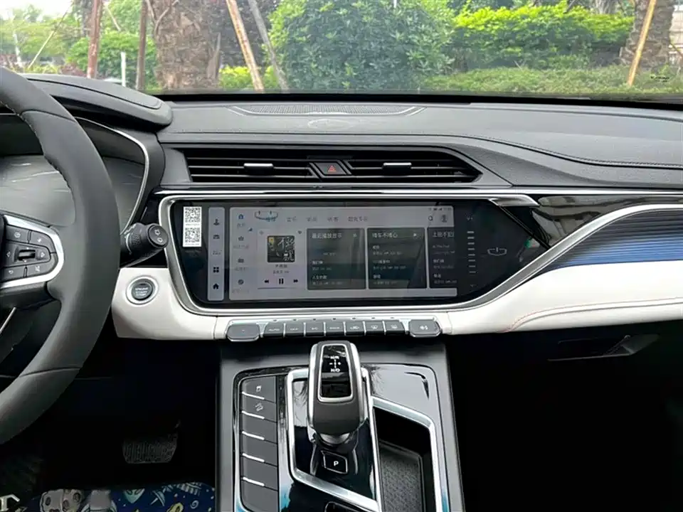 Geely Atlas