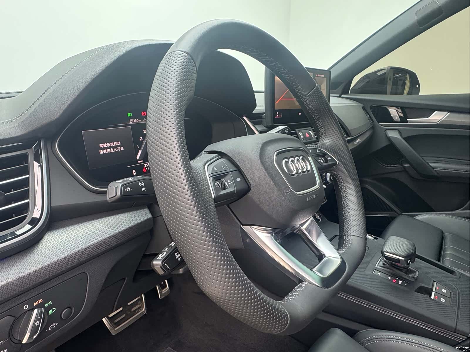 Audi Q5L, 2025 6