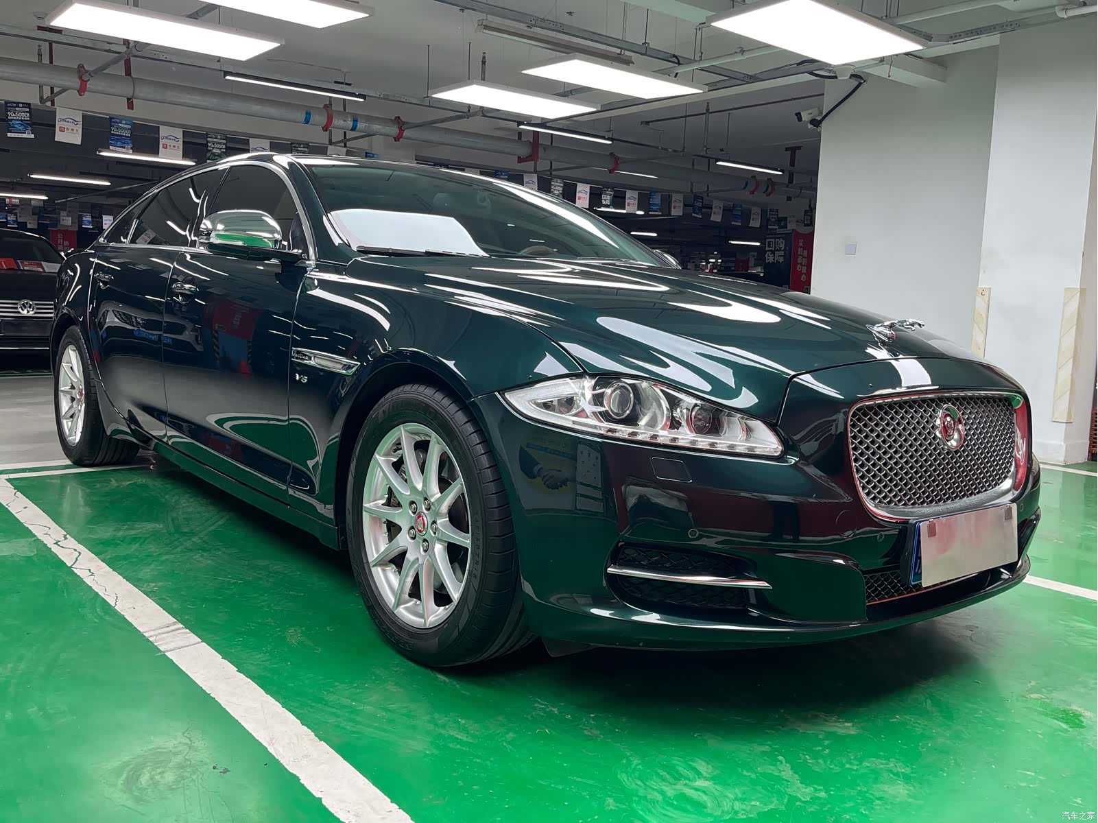 Jaguar XJ, 2015 3