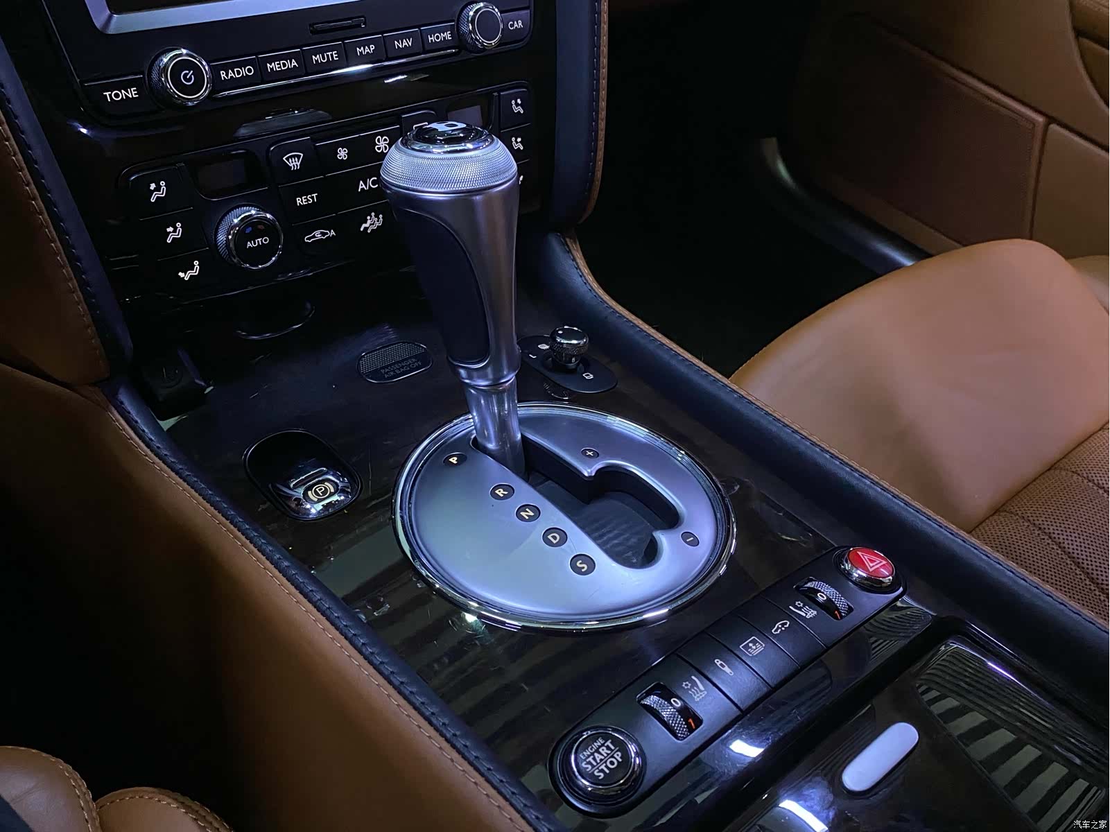 Bentley Flying Spur, 2012 12