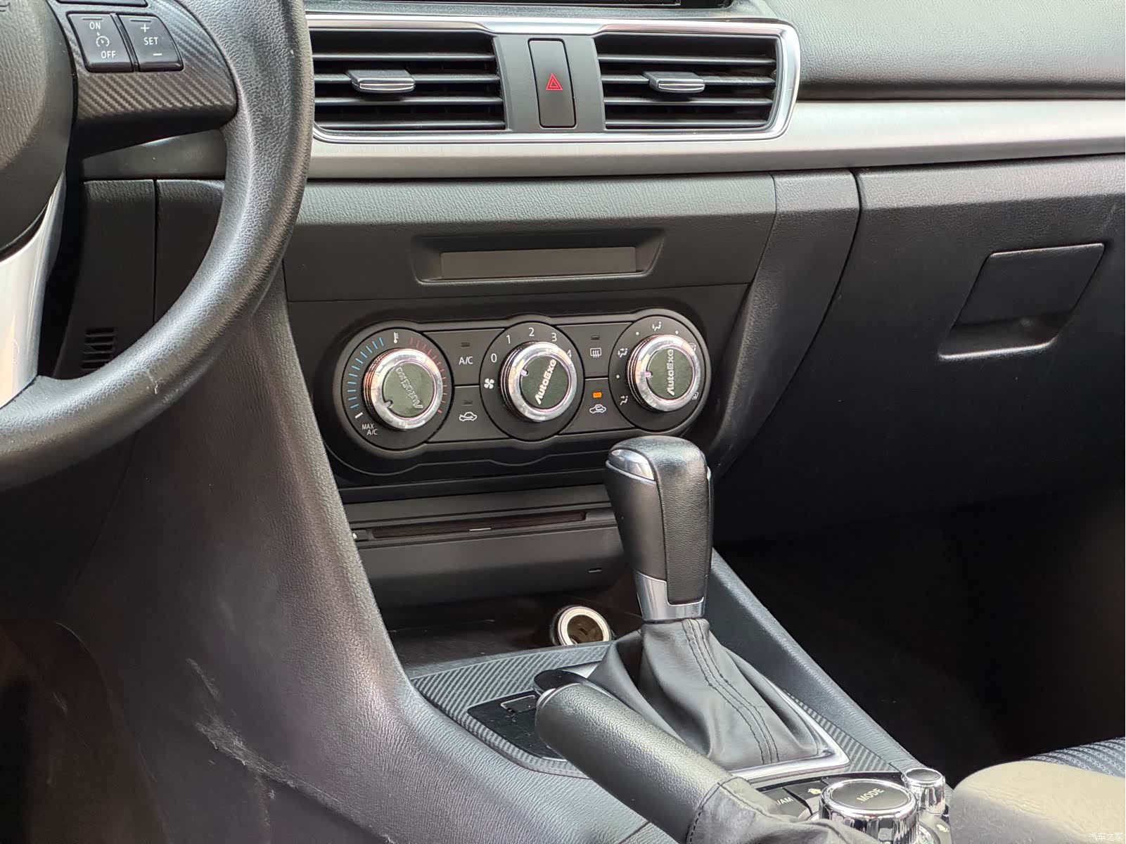 Mazda Mazda3, 2014 13