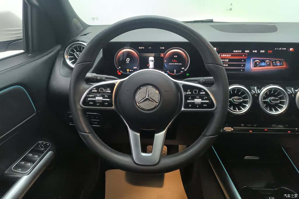 Mercedes-Benz GLA, 2021 15