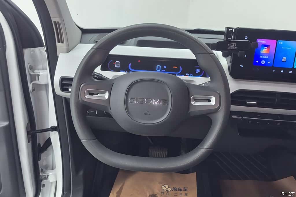 Geely Panda, 2025 15