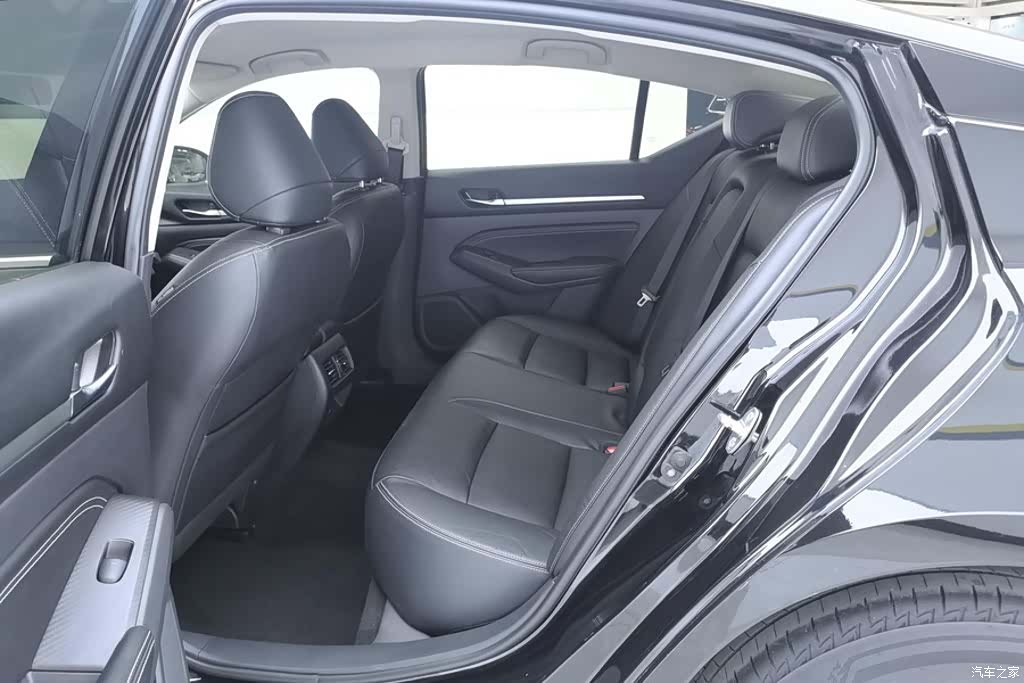 Nissan Teana, 2021 11