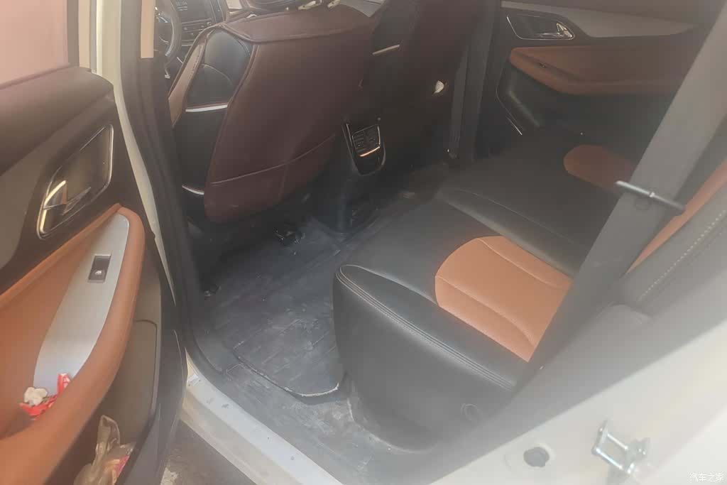 Wuling 560, 2017 11