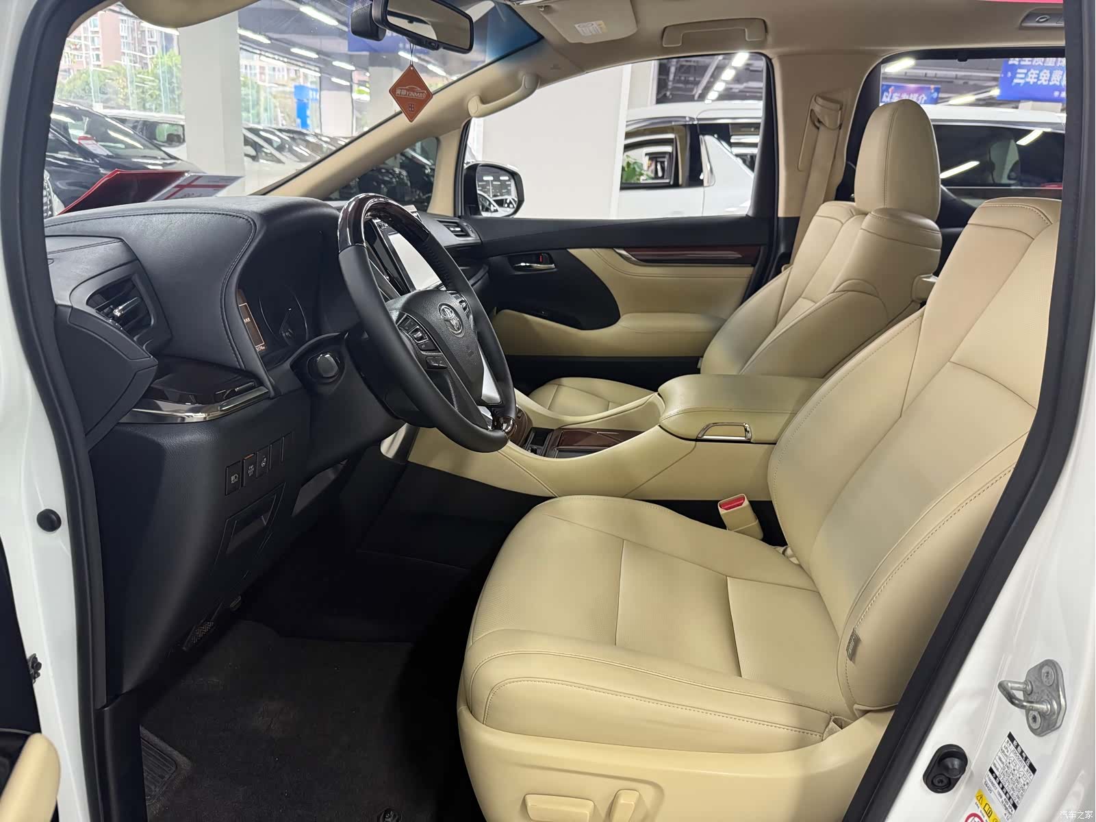 Toyota Alphard, 2016 2