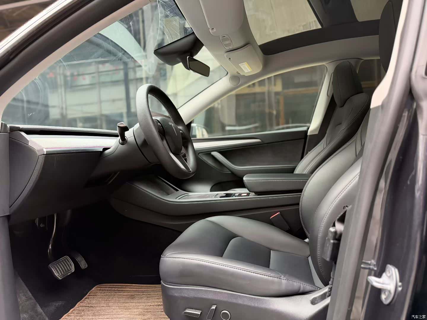 Tesla Model Y, 2024 4
