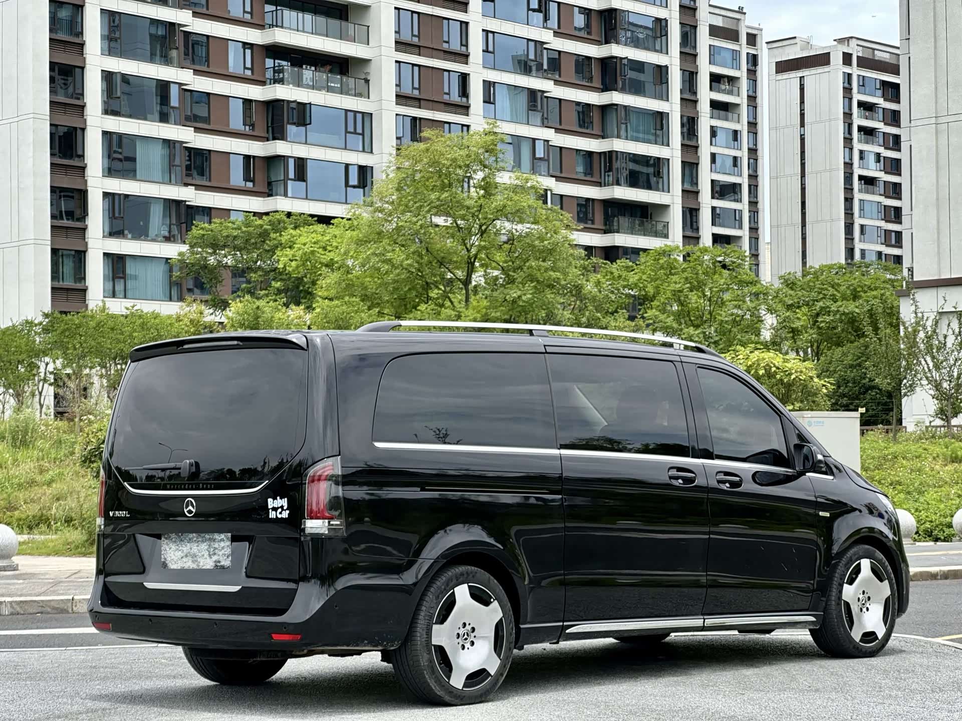 Mercedes-Benz V-Class, 2025 4