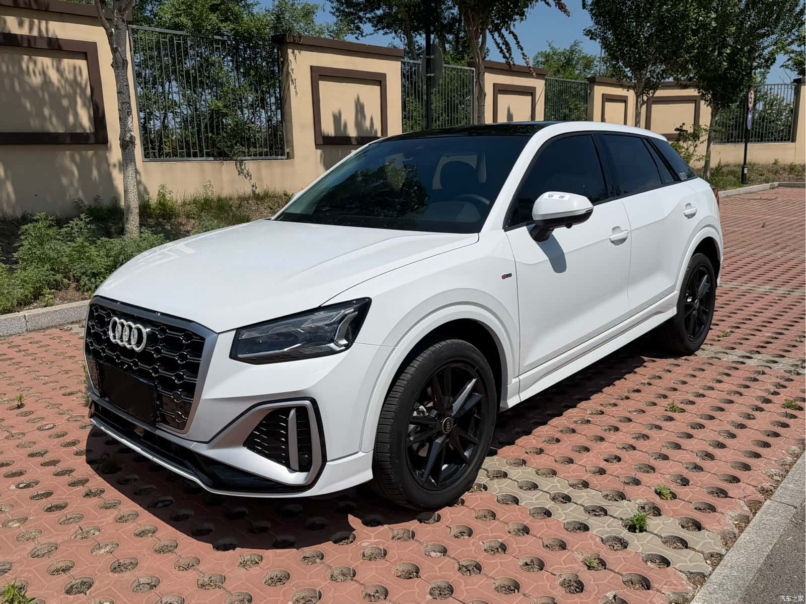 Audi Q2L, 2022 1